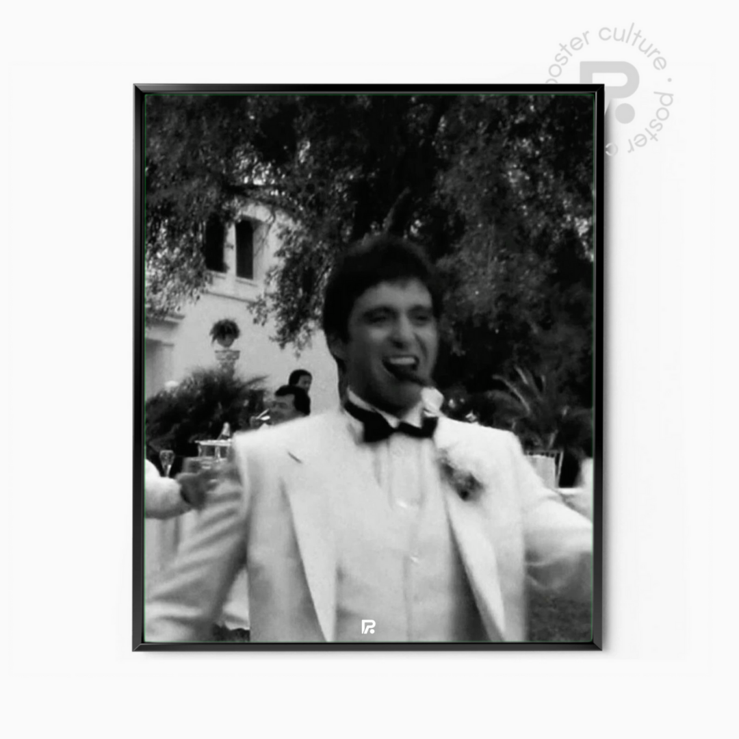 Scarface – Tony Montana en traje blanco, poder y exceso